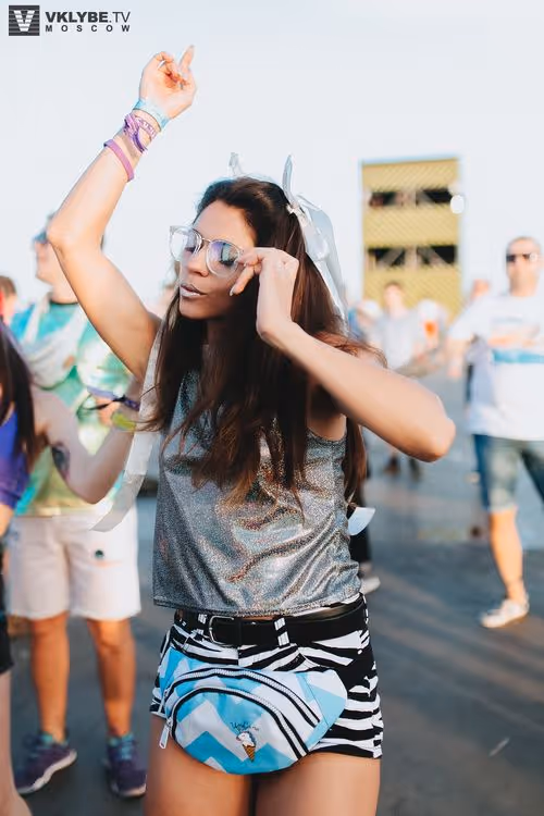 Item #107839786668602559178668060348078522694548577690162289924414440996865 Media