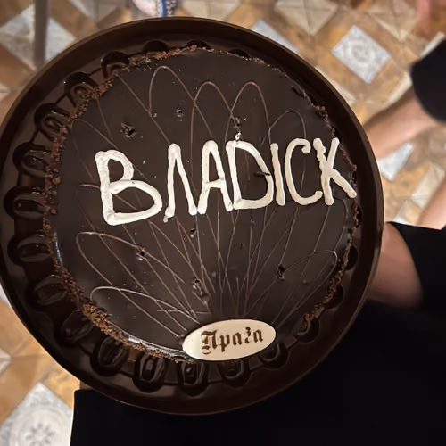 VLadCake