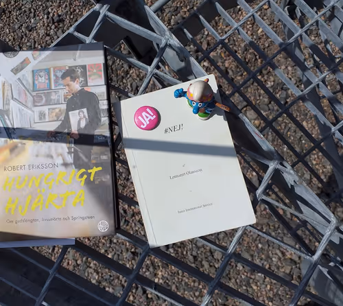 Item #51000000000000000001 Media