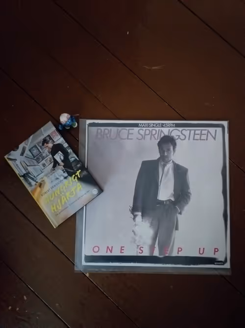 Item #42000000000000000004 Media