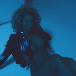V15 | YASMIN 