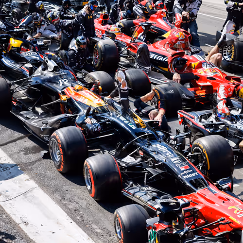 Realniscious - Formula 1 Pit Stop