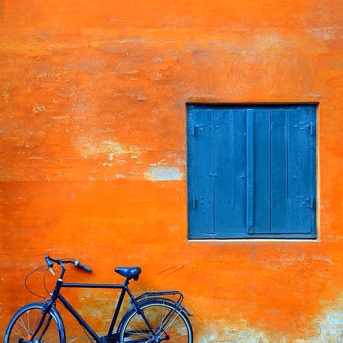 Power in orange: A vintage glow ✨