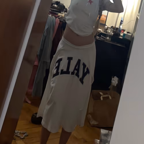 Zora Posts 24843