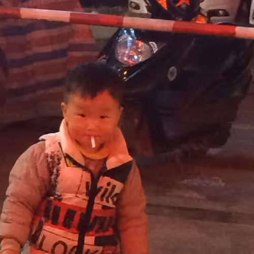 2025 smoking China baby