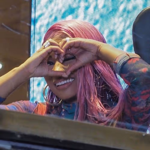 @NICKI MINAJ LUV NFT