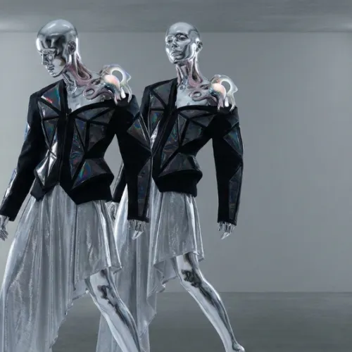 POST-HUMAN FASHION ICON
