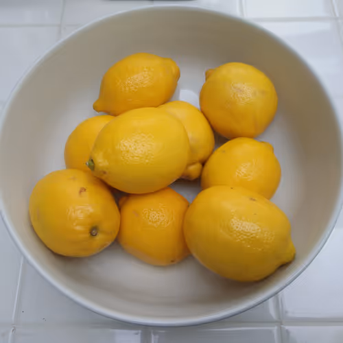 9 Lemons In A Bowl