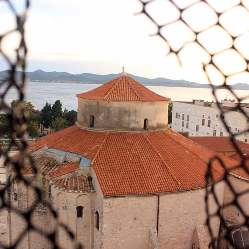 Buildings, churches, monuments