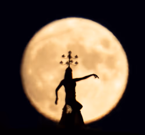 Chandelier Moon