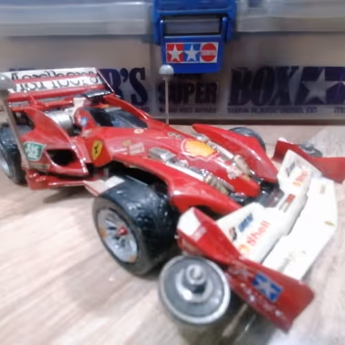 Customized TAMIYA mini 4x4 F1 Ferrari Theme
