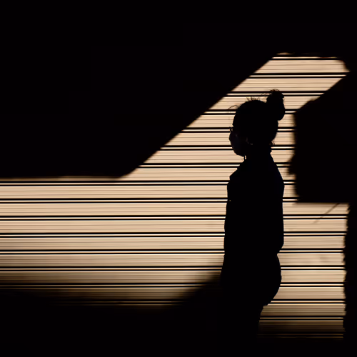 Diagonal - Street Photo Collection