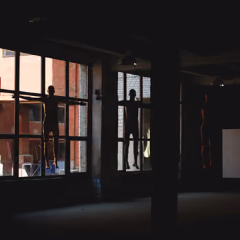 Empty rooms is dark - old