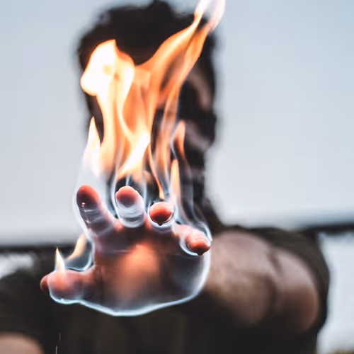 1/1 The Hand On Fire