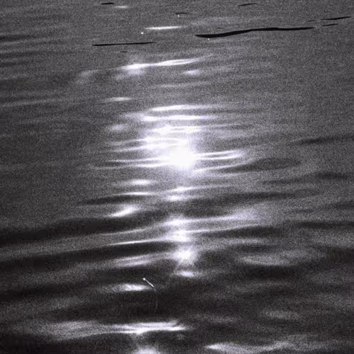 I'm watching a loneliness just arisen - old