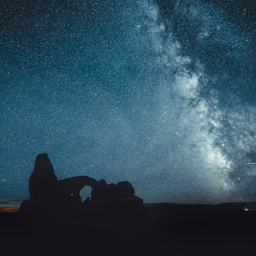The Interstellar Ocho