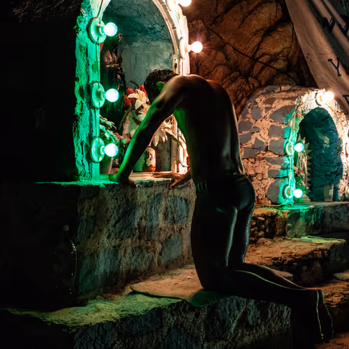 La Quebrada Cliff Divers of Acapulco - old