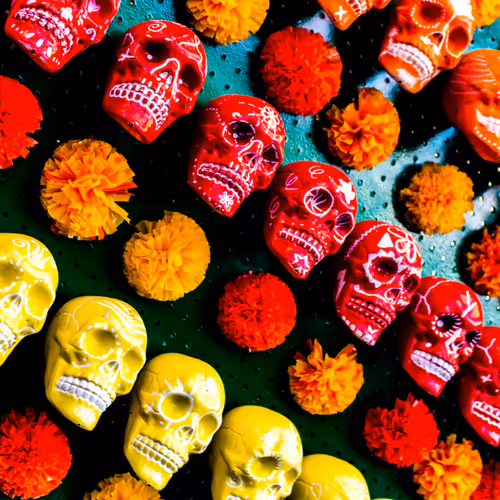 Los Muertos Viven - old