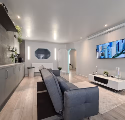 Luxury Futuristic 2 bed Appartment Concept