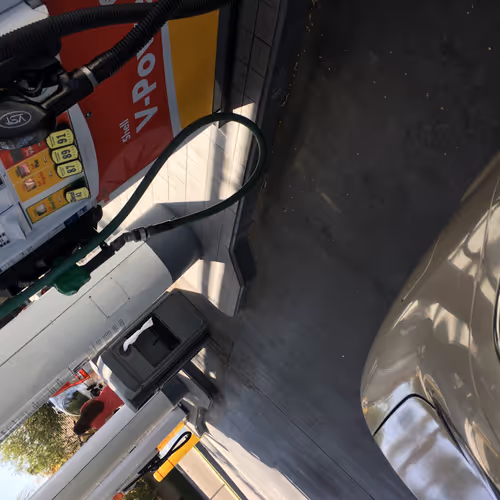 NFT WHEN YOUR NOT EVEN GETTING GAS AND YOU BLOCK THE PUMP WITH DIESEL