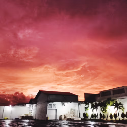 Red Sky When Rain Fall