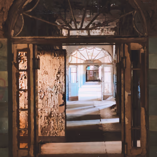 Scaring Lost Places