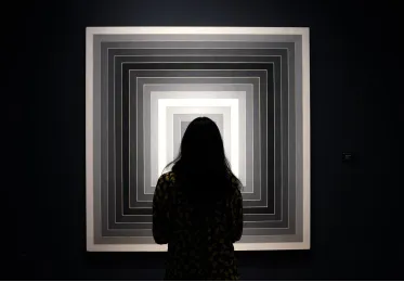 SIGNATURE OF MISS.ARTIST