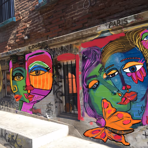 Street Art: Street walkers by Ratsy