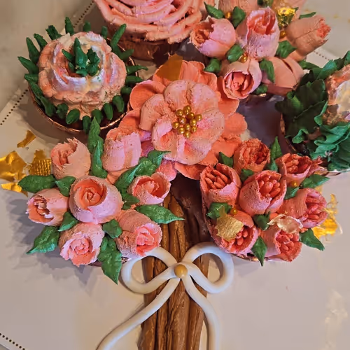SWEET & Plus Birthday Cakes