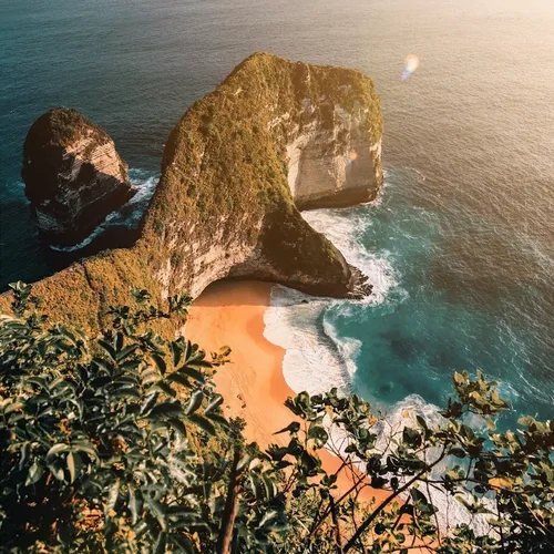 Tales of Kelingking Beach