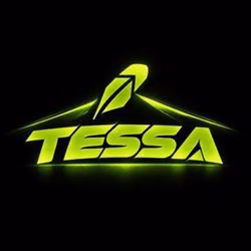 Tessa Pass hood