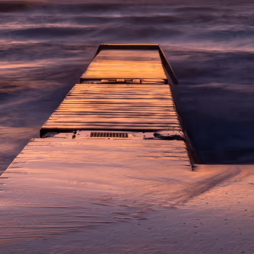 Images by Andries Meyer