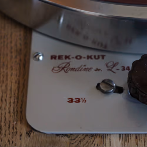 Vintage Turntables VV