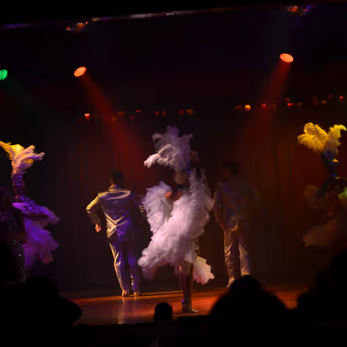 Dance in the dark by oc0404