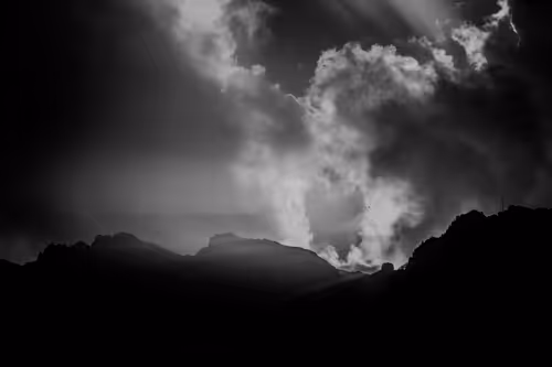 Item #18777940910832526226303977857919740677388512557610933360440146417966569750585 Media