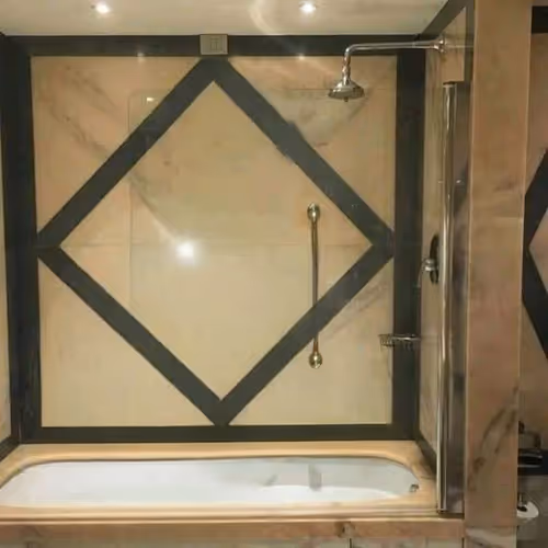 Item #68133196527112232794835997367314869505960984666033462681082934679485450444152 Media