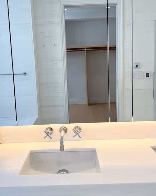 Item #68133196527112232794835997367314869505960984666033462681082934679485450444110 Media