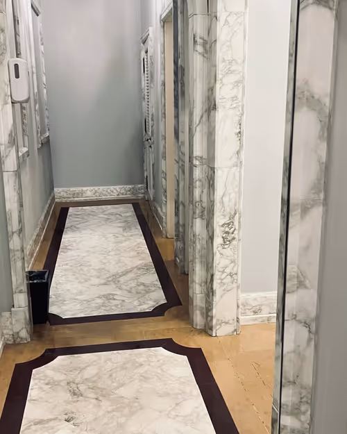 Item #68133196527112232794835997367314869505960984666033462681082934679485450444160 Media