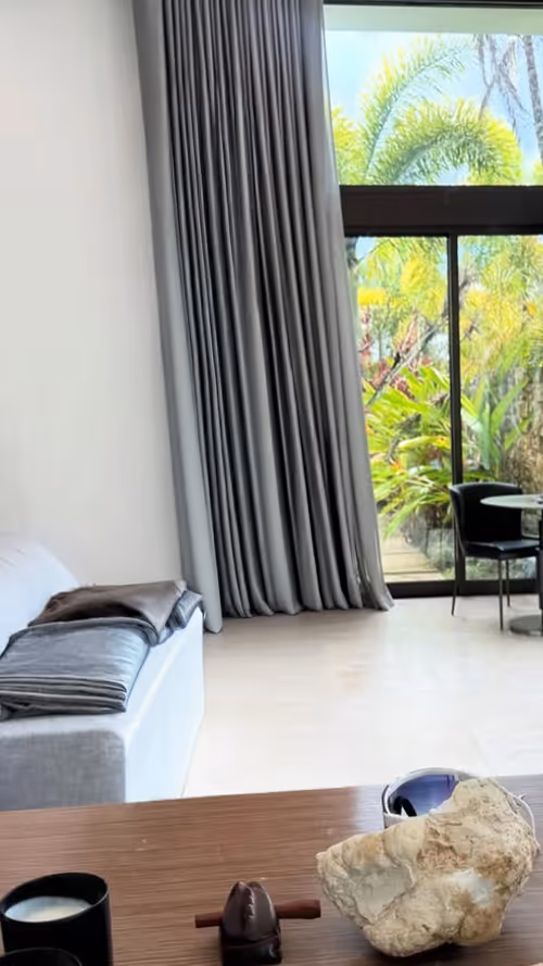 Item #68133196527112232794835997367314869505960984666033462681082934679485450444140 Media