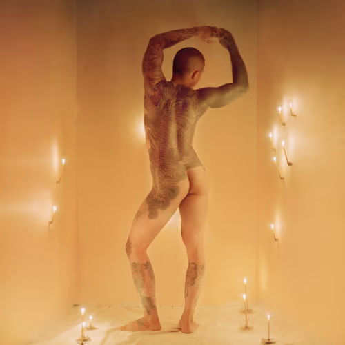 Richmond, Posing - 2022