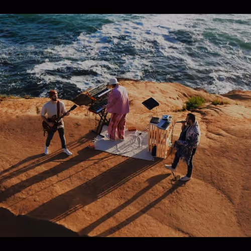 Chasing Paradise W Slenderbodies