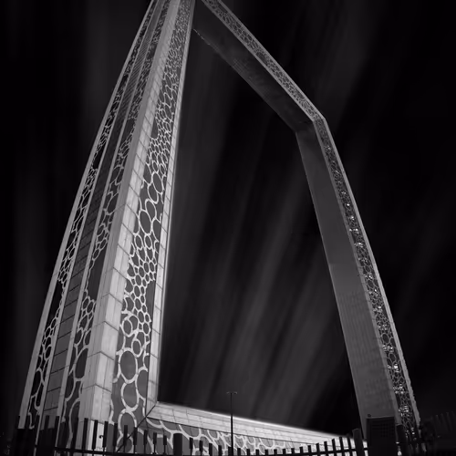 Monochrome Visions V2