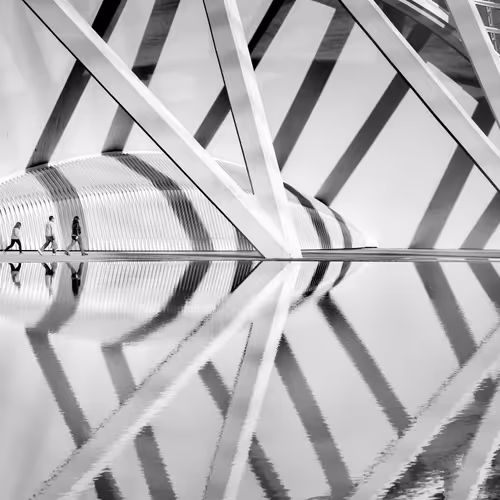 Black & White - rPCS1b3Xq4