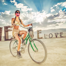 Love Bike - Still