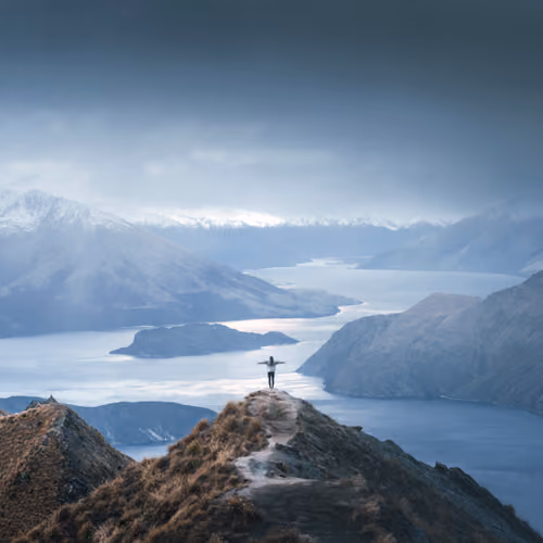 MOUNTAIN SILHOUETTE