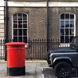 Red London | Defender