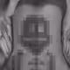 985