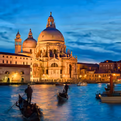 Beautiful Venice at Night #0176