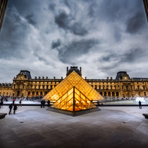 The Glowing Louvre #0340