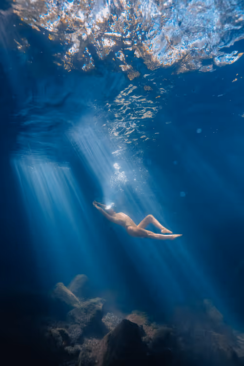 Item #64892573542216553225063327700336004171019867697641980949815581355813864734721 Media